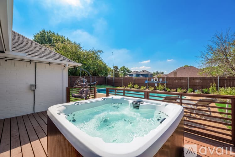 North Richland Hills House: 7512 Brentwood Ct