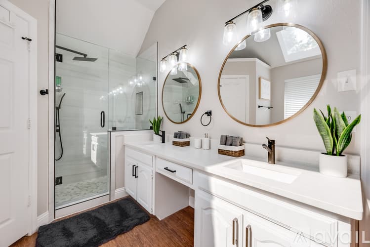 North Richland Hills House: 7512 Brentwood Ct