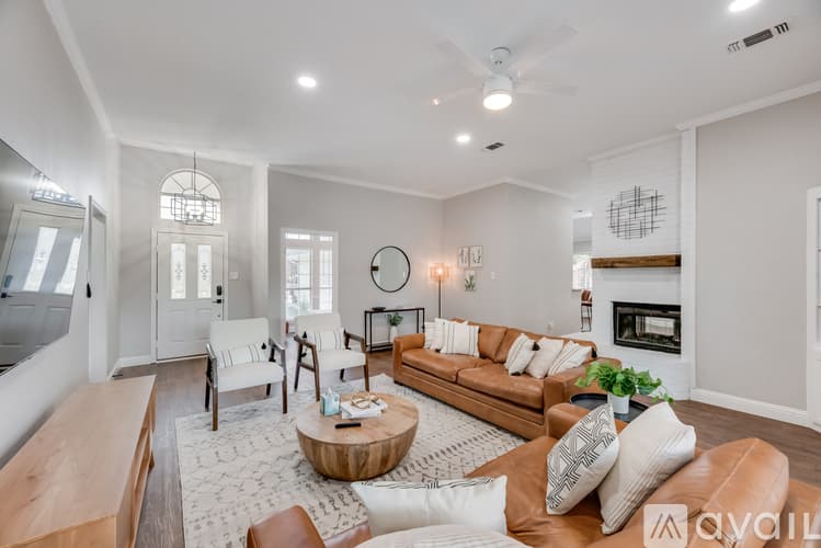 North Richland Hills House: 7512 Brentwood Ct