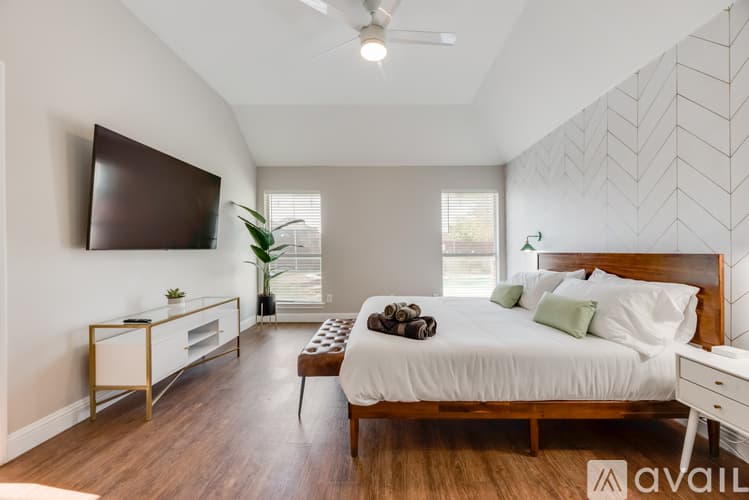 North Richland Hills House: 7512 Brentwood Ct