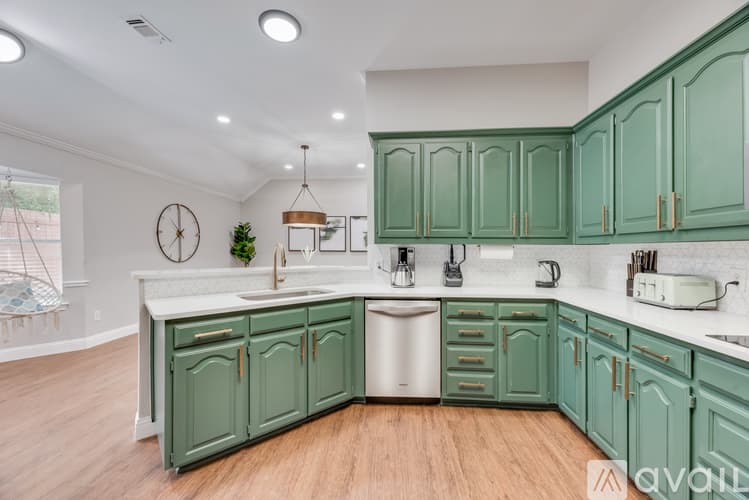 North Richland Hills House: 7512 Brentwood Ct
