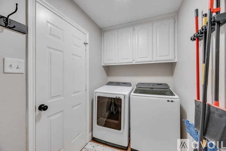 North Richland Hills House: 7512 Brentwood Ct
