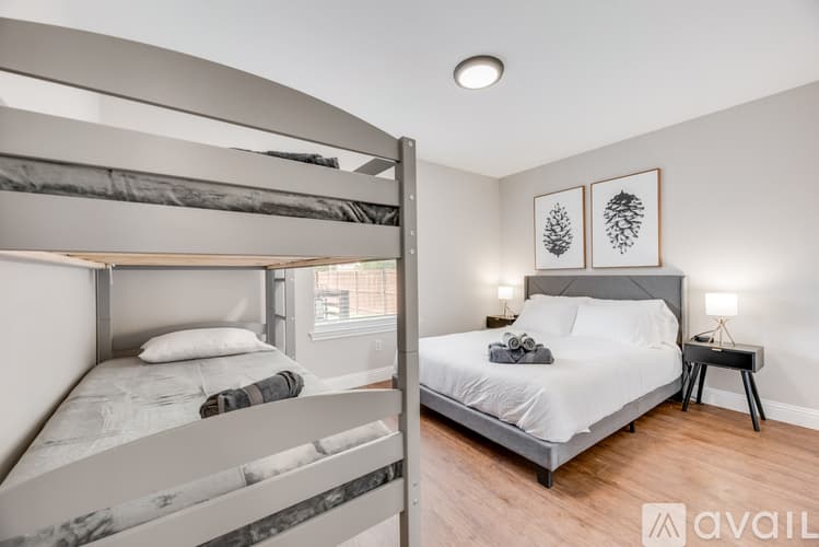 North Richland Hills House: 7512 Brentwood Ct