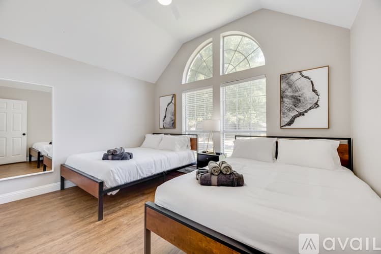 North Richland Hills House: 7512 Brentwood Ct