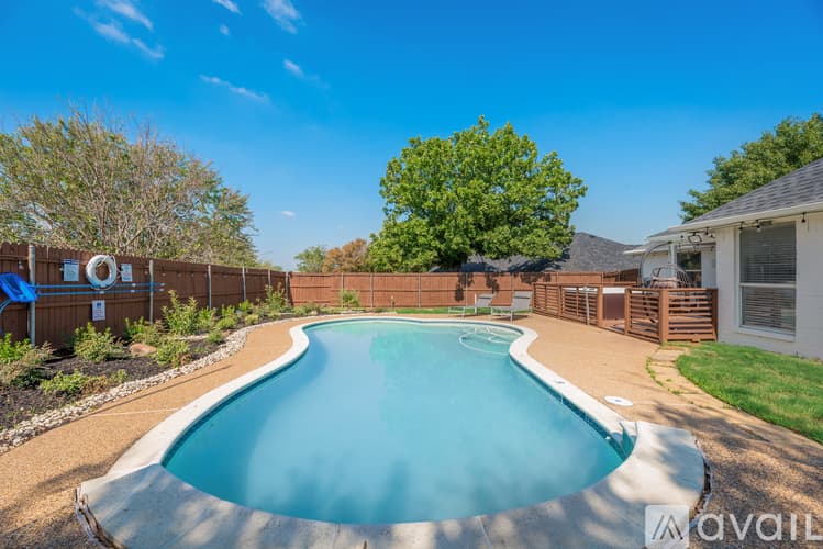 North Richland Hills House: 7512 Brentwood Ct