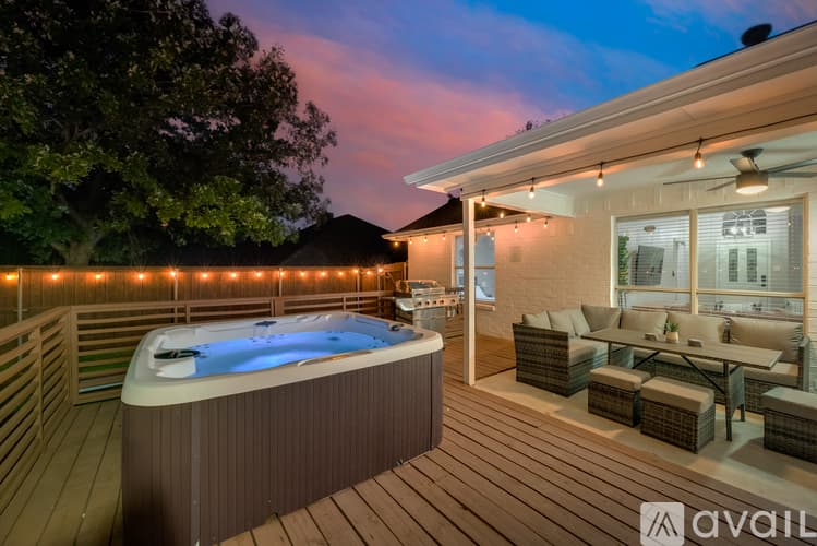 North Richland Hills House: 7512 Brentwood Ct