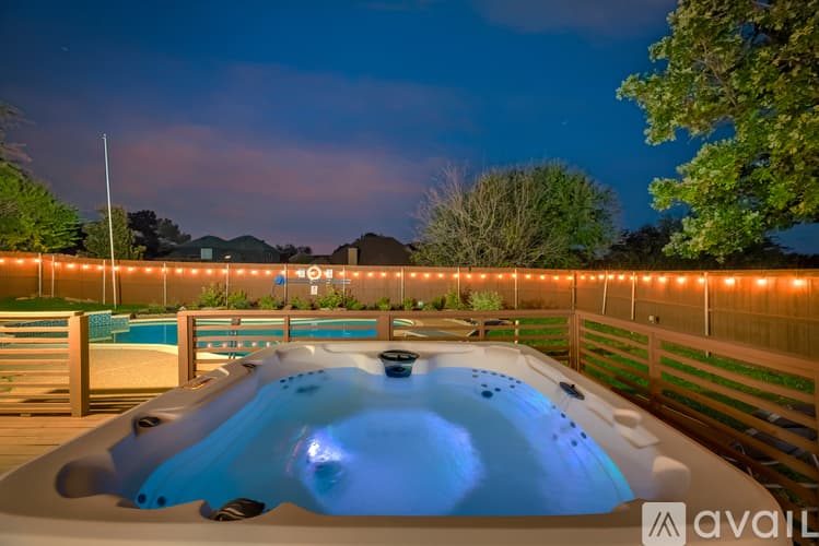 North Richland Hills House: 7512 Brentwood Ct