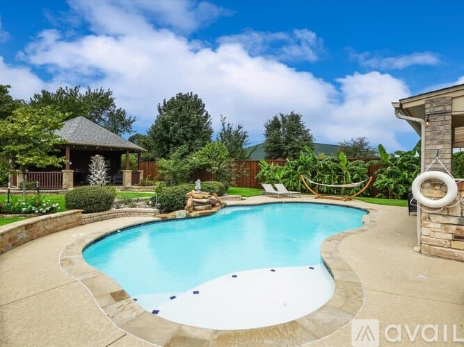 Kennedale House: 621 Wildcat Way