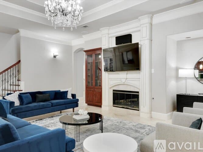 Kennedale House: 621 Wildcat Way