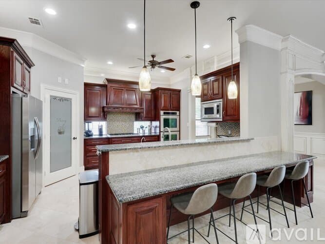 Kennedale House: 621 Wildcat Way