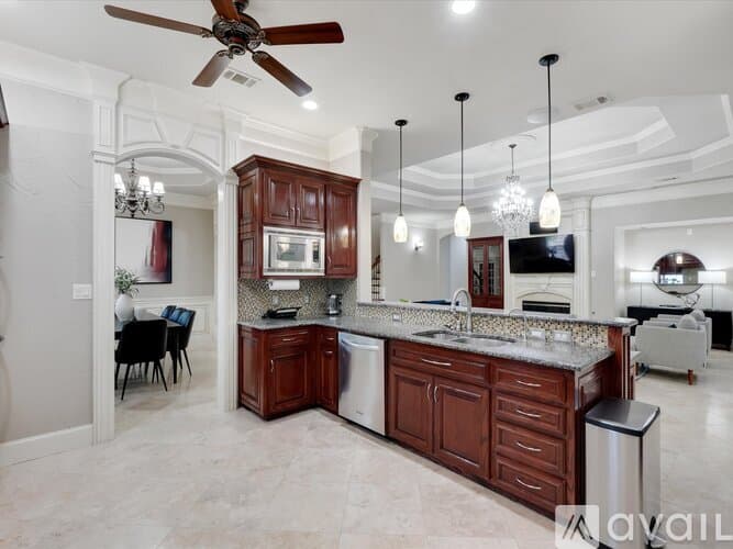 Kennedale House: 621 Wildcat Way