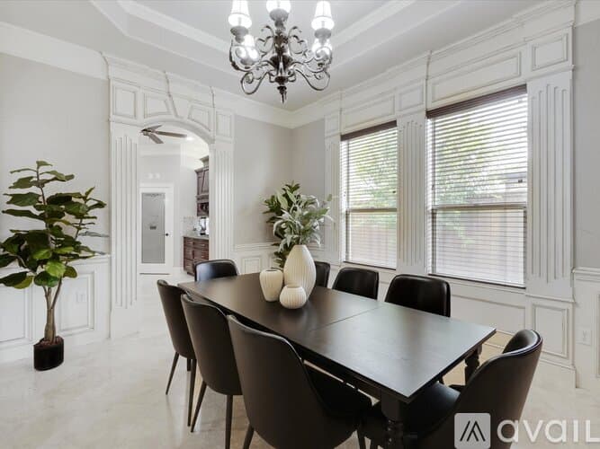 Kennedale House: 621 Wildcat Way
