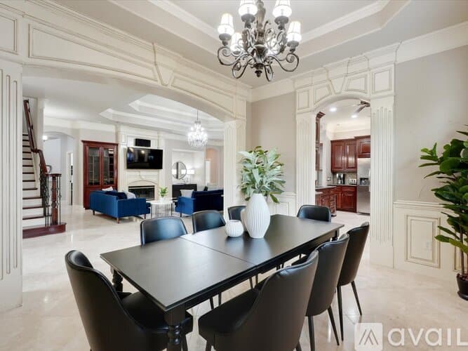 Kennedale House: 621 Wildcat Way