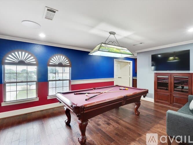Kennedale House: 621 Wildcat Way