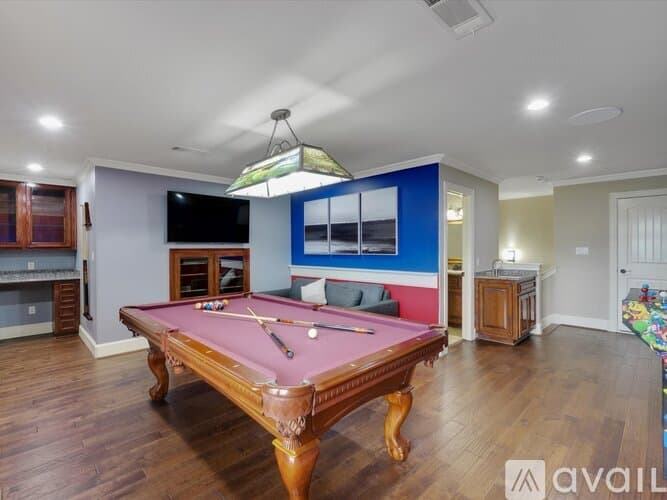 Kennedale House: 621 Wildcat Way