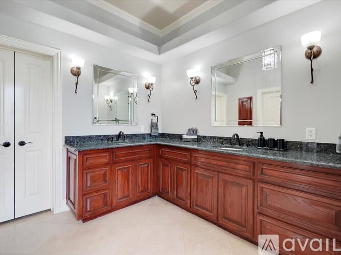 Kennedale House: 621 Wildcat Way