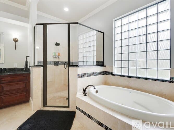 Kennedale House: 621 Wildcat Way
