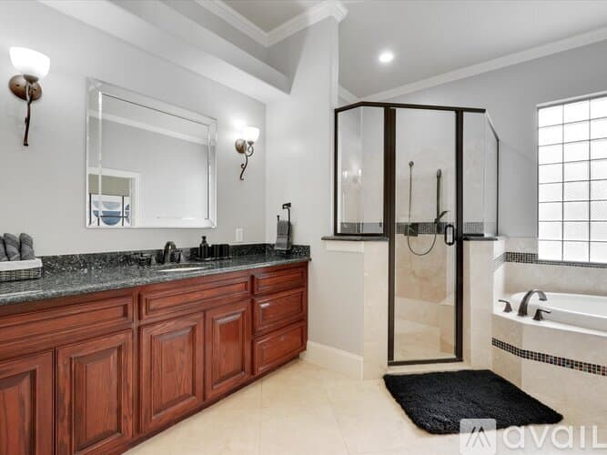 Kennedale House: 621 Wildcat Way