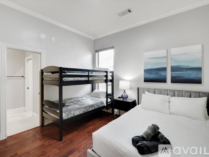 Kennedale House: 621 Wildcat Way