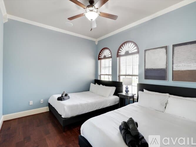 Kennedale House: 621 Wildcat Way