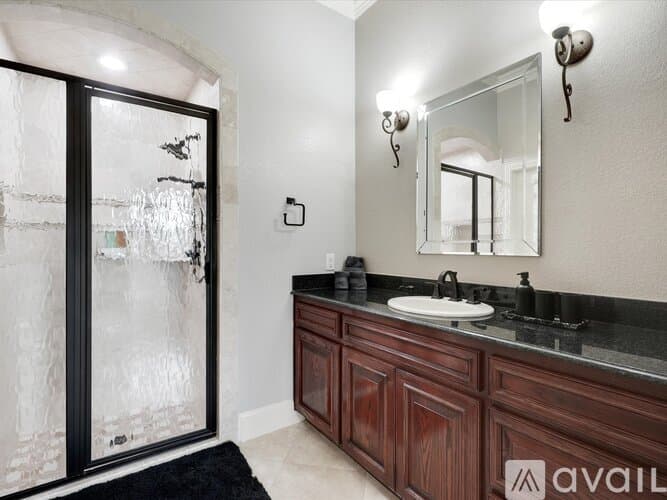 Kennedale House: 621 Wildcat Way