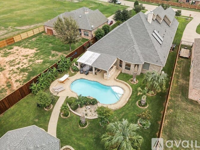 Kennedale House: 621 Wildcat Way