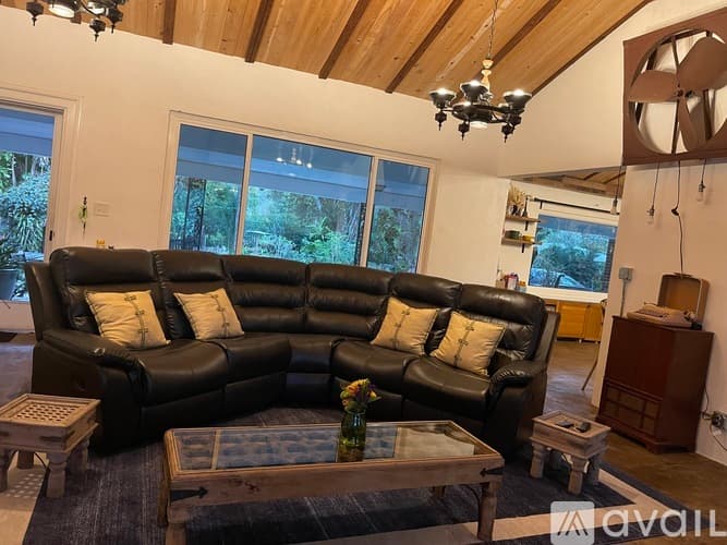 Tampa House: 411 West Flora Street