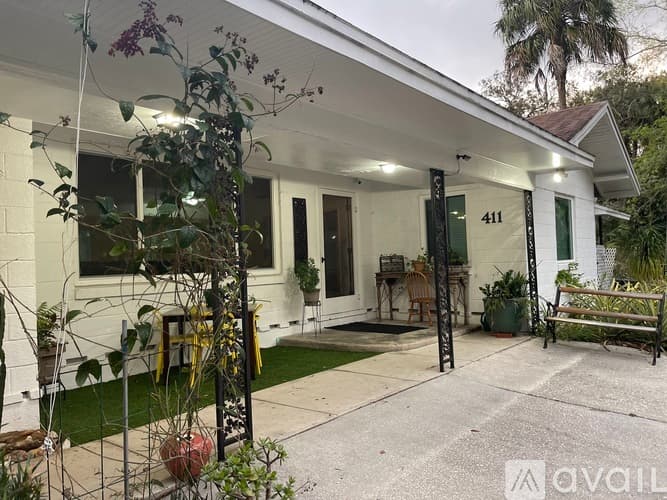 Tampa House: 411 West Flora Street