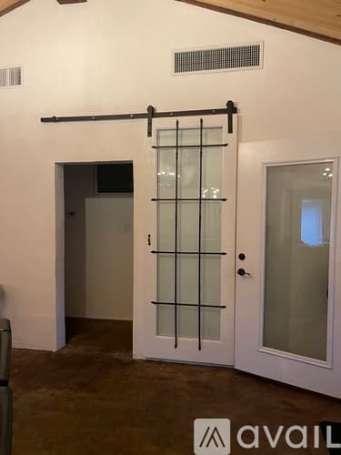 Tampa House: 411 West Flora Street