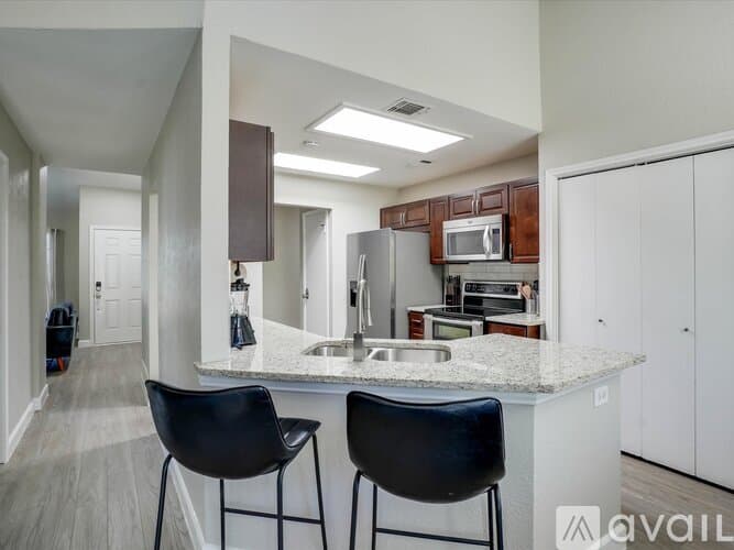 Lewisville House: 1725 Canterbury Ln