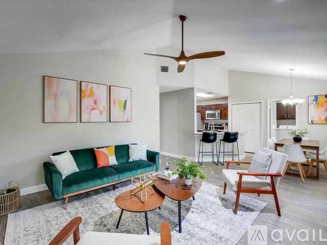 Lewisville House: 1725 Canterbury Ln