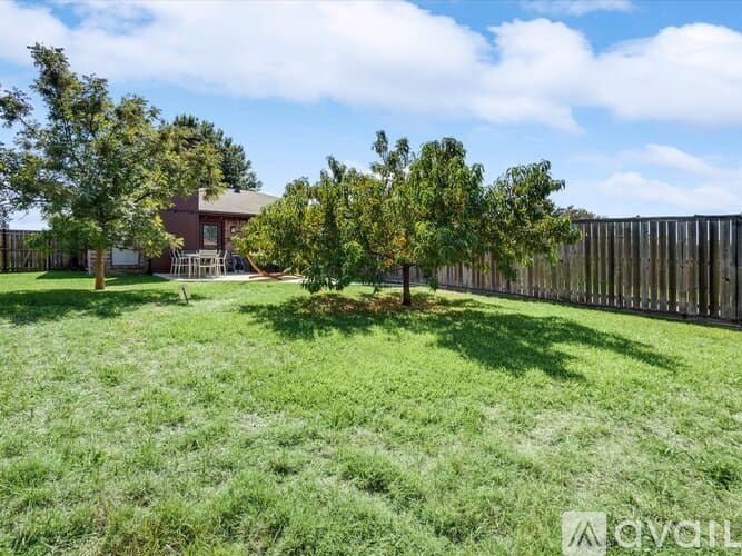 Lewisville House: 1725 Canterbury Ln