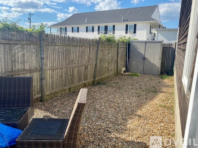 Salisbury Condo: 7 Shea St