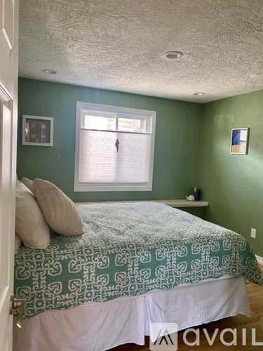Salisbury Condo: 7 Shea St