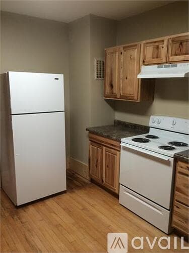 Eau Claire House: 228 9th Ave
