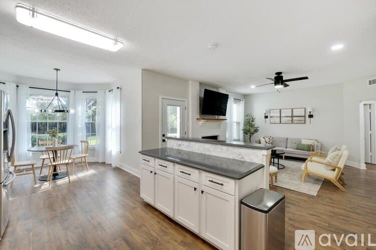 Flower Mound House: 2200 Glenbrook St