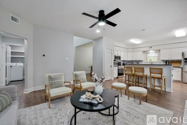 Flower Mound House: 2200 Glenbrook St