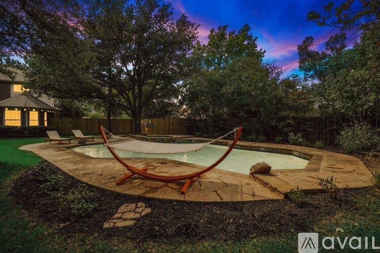 Flower Mound House: 2200 Glenbrook St