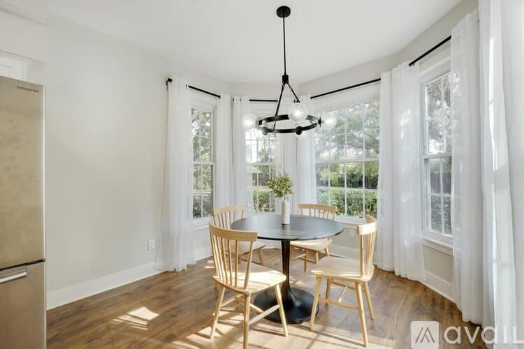 Flower Mound House: 2200 Glenbrook St
