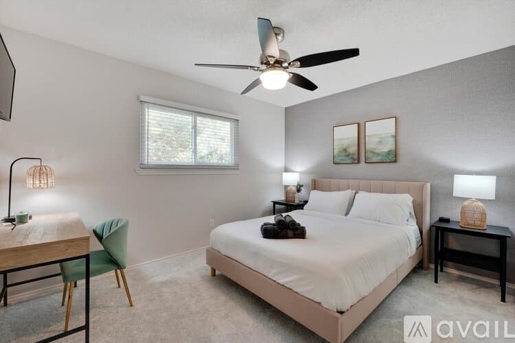 Flower Mound House: 2200 Glenbrook St