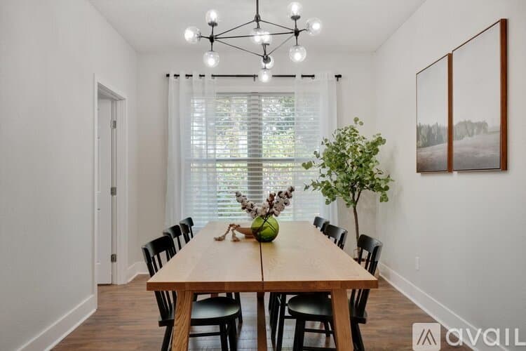 Flower Mound House: 2200 Glenbrook St