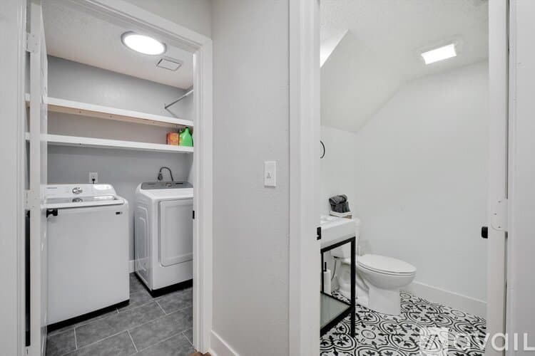 Flower Mound House: 2200 Glenbrook St