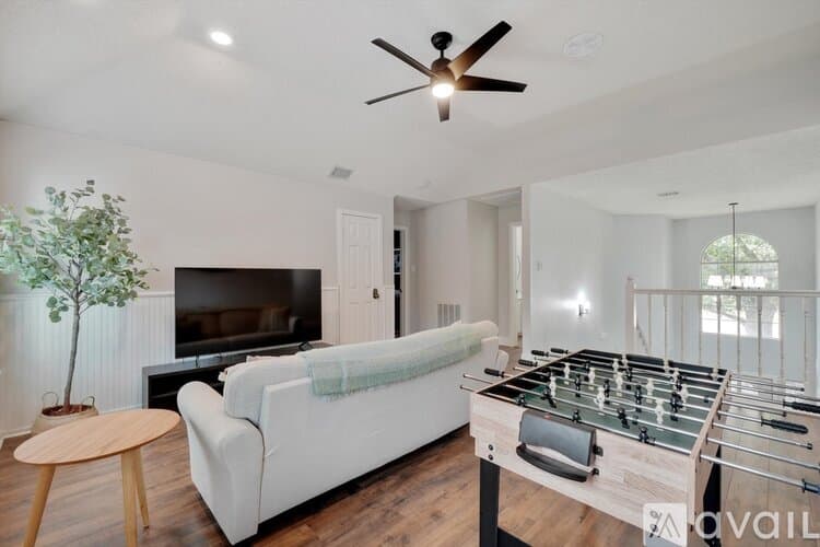 Flower Mound House: 2200 Glenbrook St