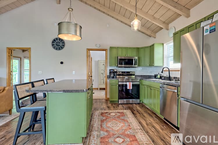 Clayton House: 233 Orchid Trl