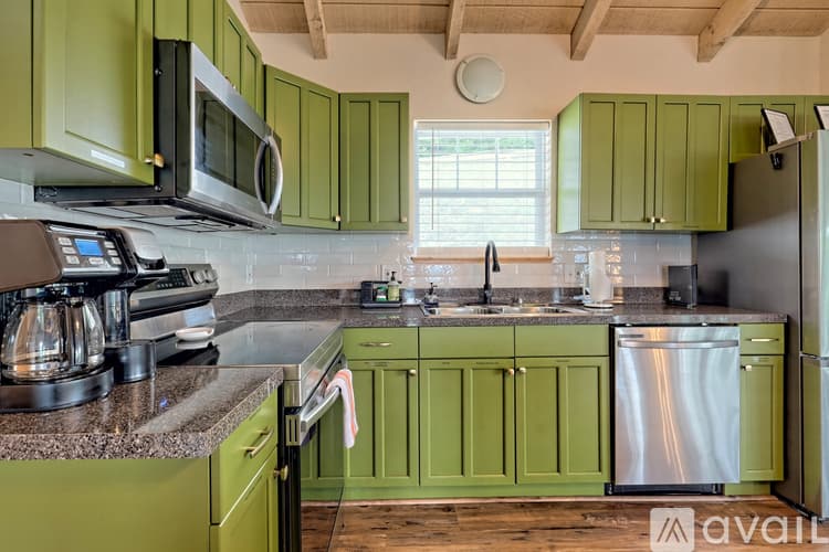 Clayton House: 233 Orchid Trl