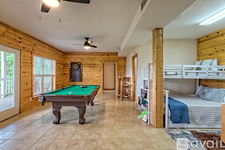 Clayton House: 233 Orchid Trl