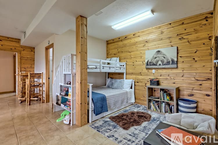 Clayton House: 233 Orchid Trl