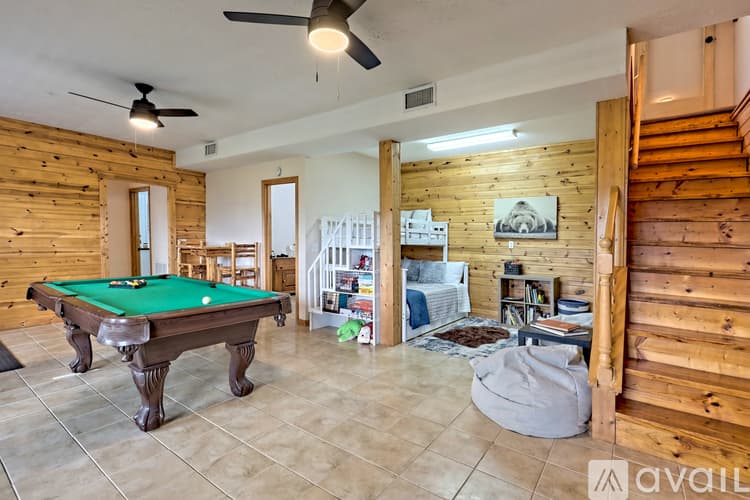Clayton House: 233 Orchid Trl