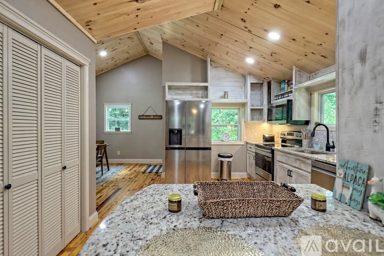 Rabun Gap House: 243 Ov Justus Rd