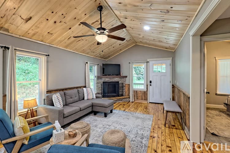 Rabun Gap House: 243 Ov Justus Rd